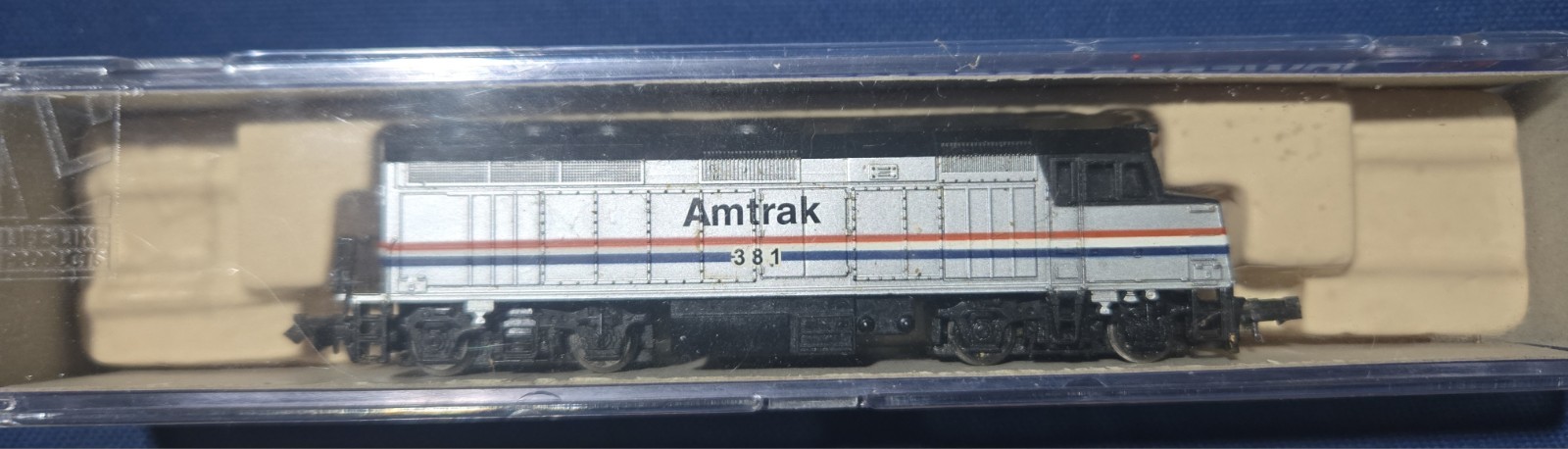 N Scale Life-Like 433-7641 Amtrak F40PH Diesel Locomotive #381