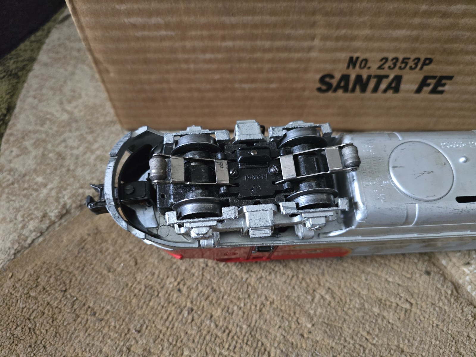 Lionel O Gauge Diesel Locomotive Santa Fe 2353P 1:48 Silver Red