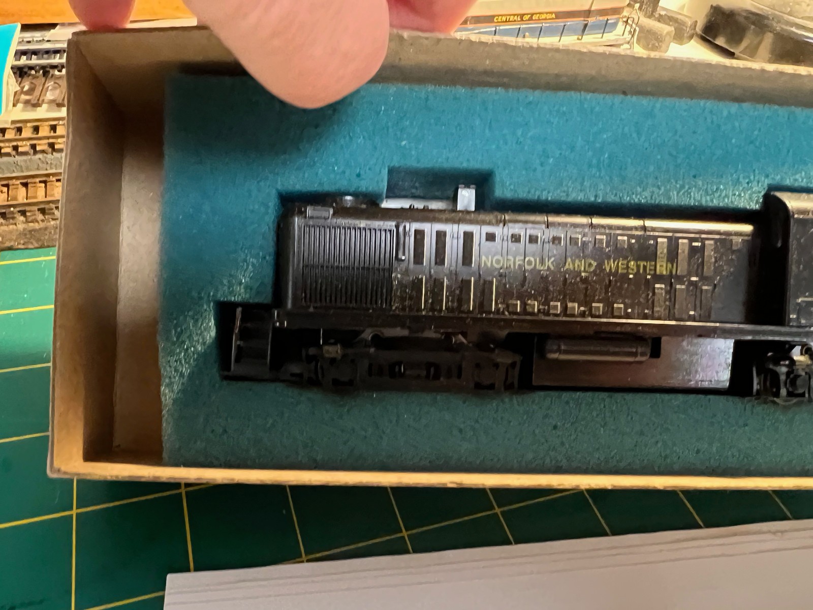Roundhouse 2399 HO Alco RS-3 Diesel Locomotive Norfolk & Western 307 complete OB