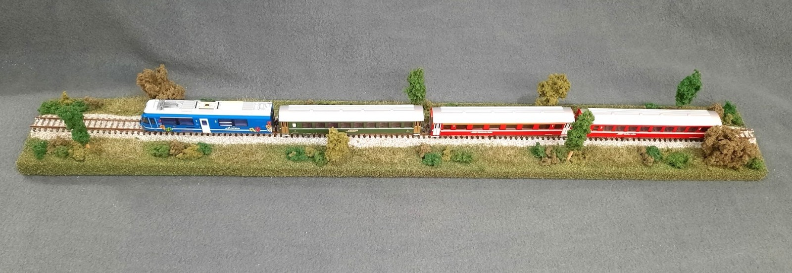 N SCALE 24″ “SUMMER SCENE ” DISPLAY DIORAMA FOR ANY N SCALE TRAINS