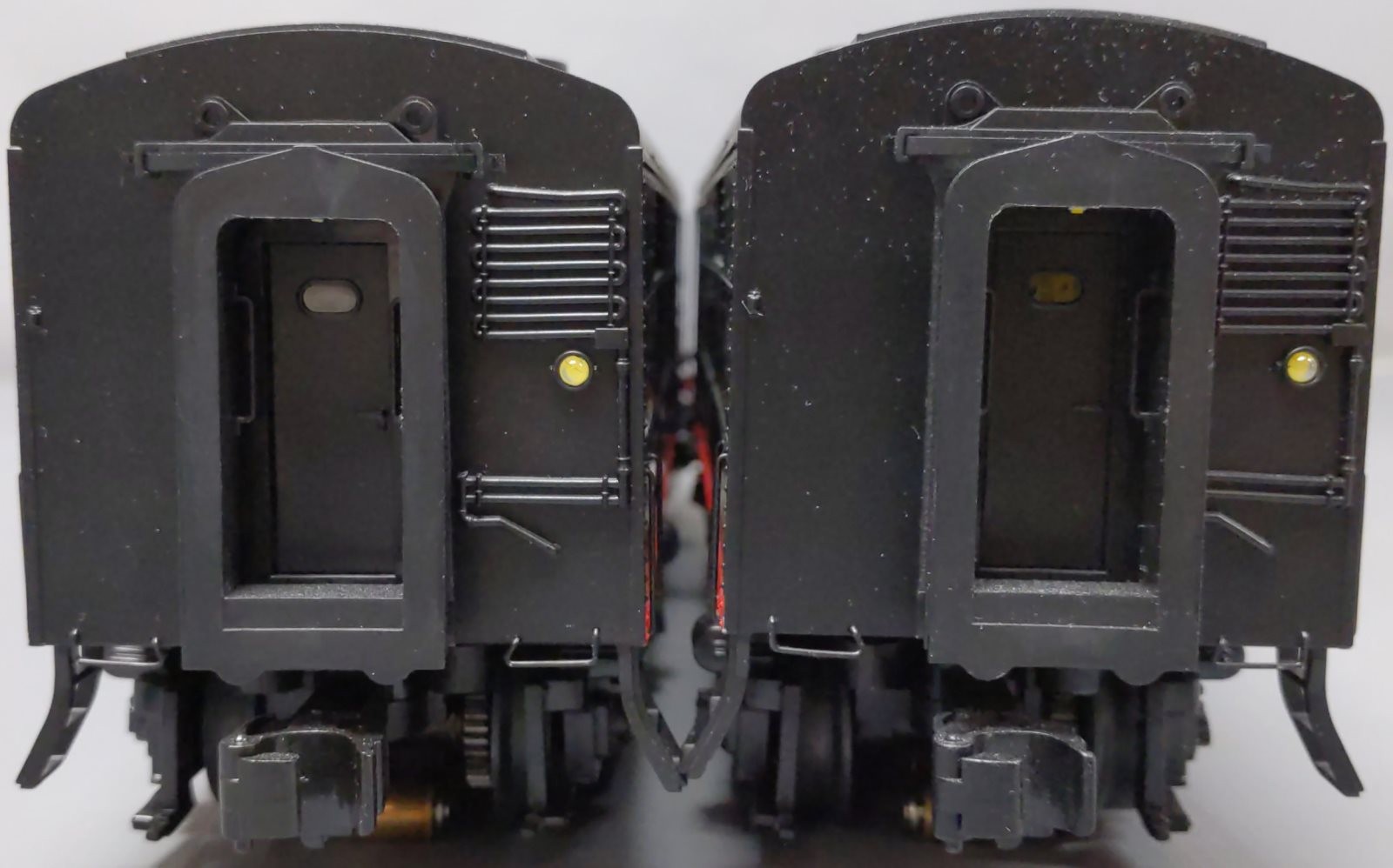 Lionel 2333040 O Southern Pacific Legacy FA-2 AA Diesel Locomotive #802A/#802D