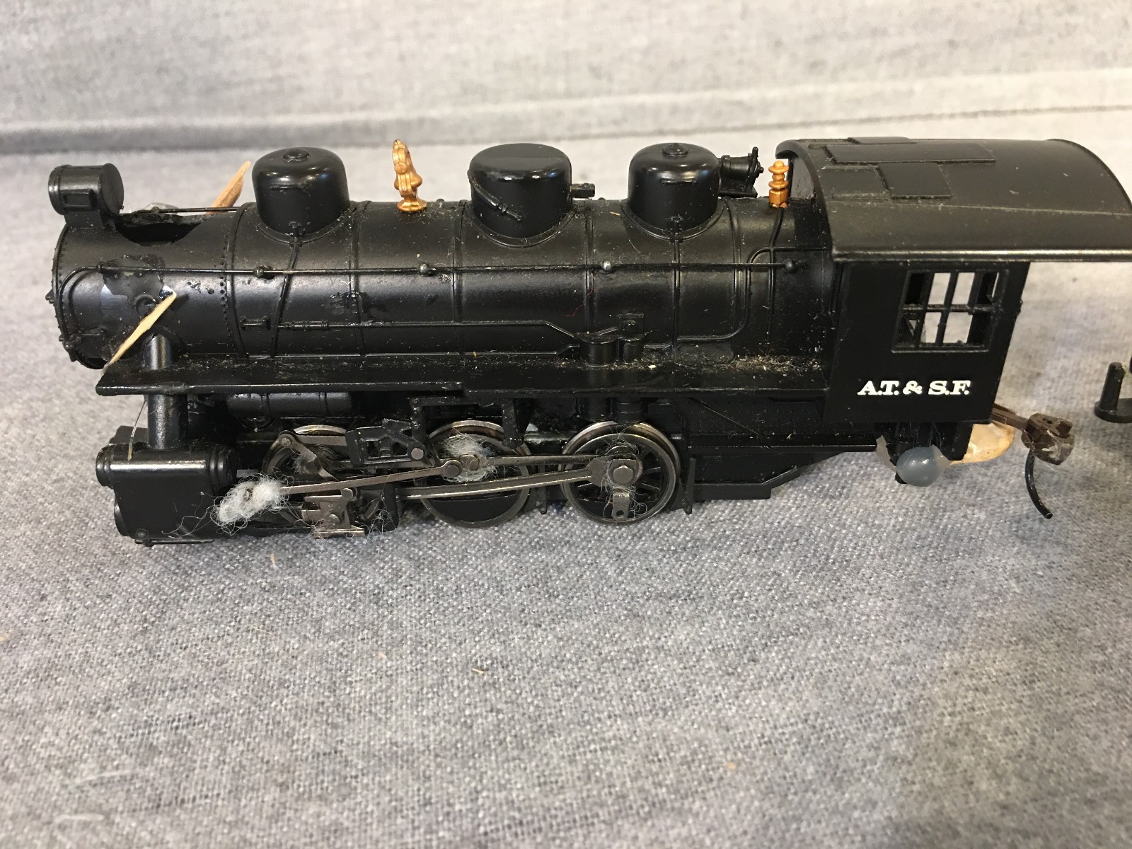 Bachmann HO Steam Locomotive & Slope Backed Coal Tender #2128 For Parts/ Repair