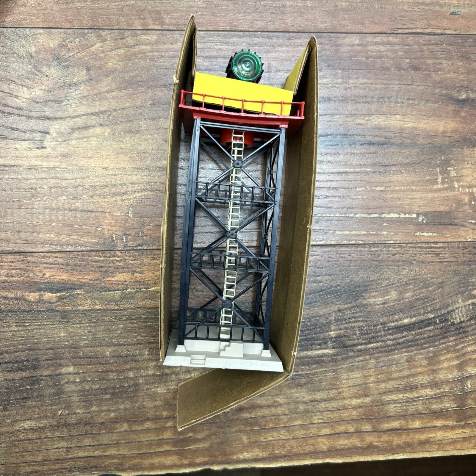 LIONEL Original POSTWAR 494 RED Black ROTATING BEACON RARE 1960 See Photos
