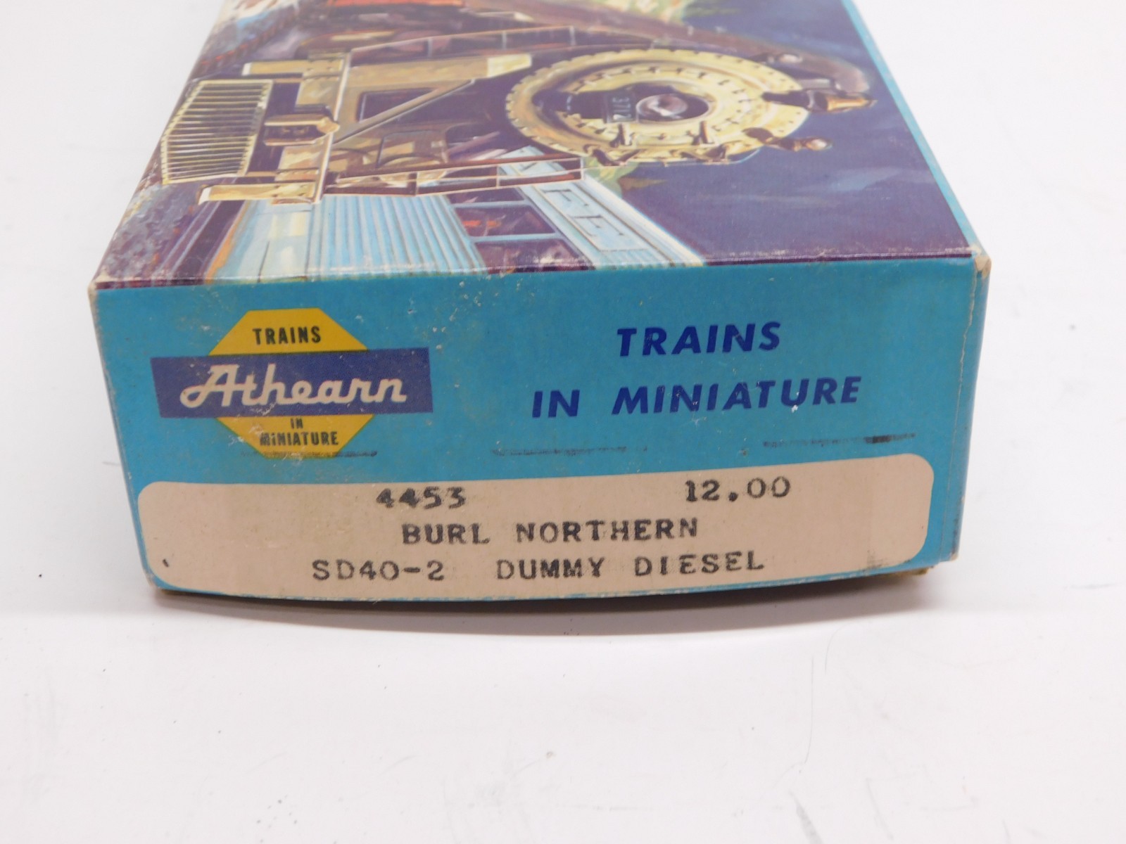 Athearn Blue Box Burlington Northern SD40-2 Diesel Engine #6784-Unpowered Dummy