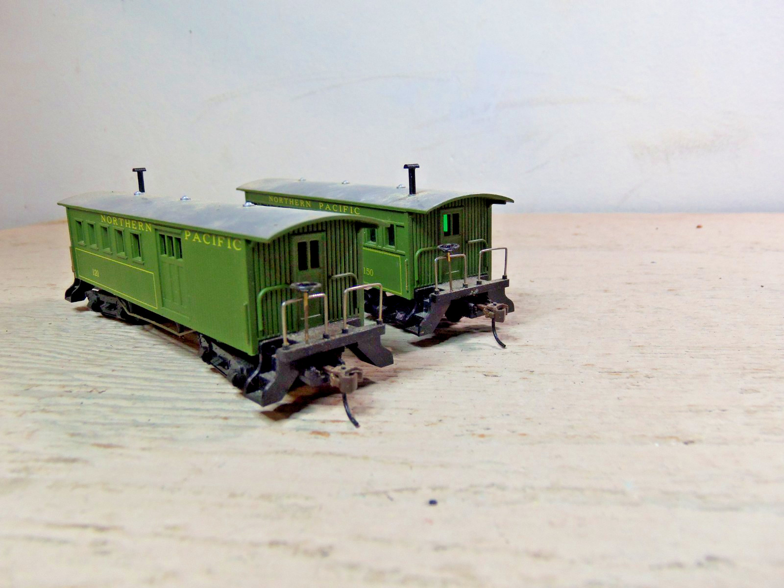 HO Scale Mehano Santa FE 2-6-0 Steam Loco Tested, Passenger Cars, Caboose