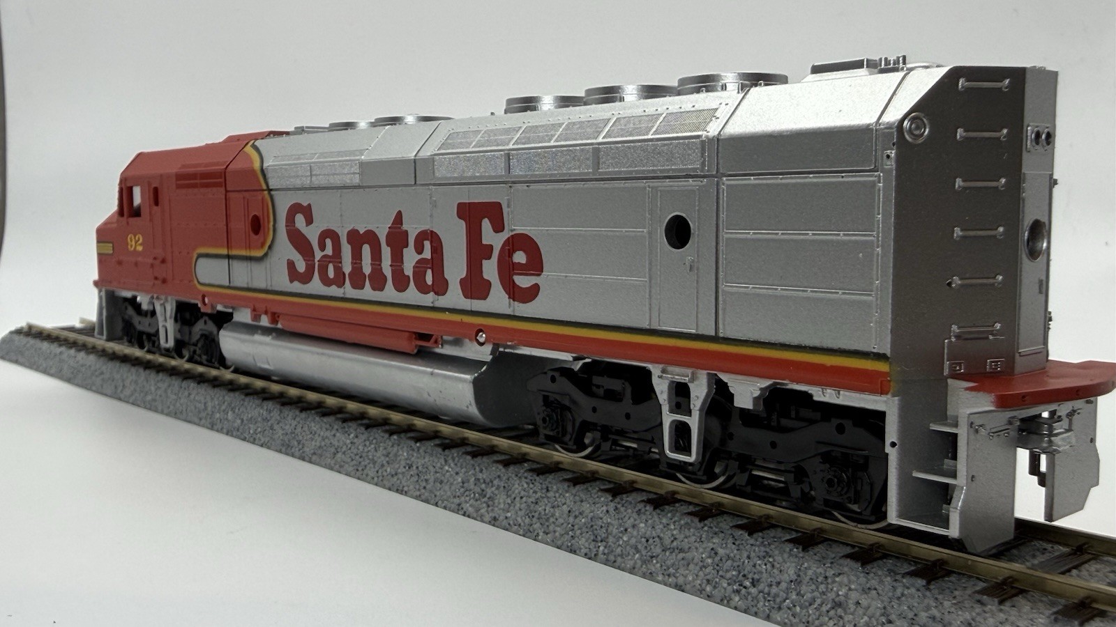 HO Athearn Santa Fe FP45 92 Powered Diesel Locomotive Blue Box Runs Well