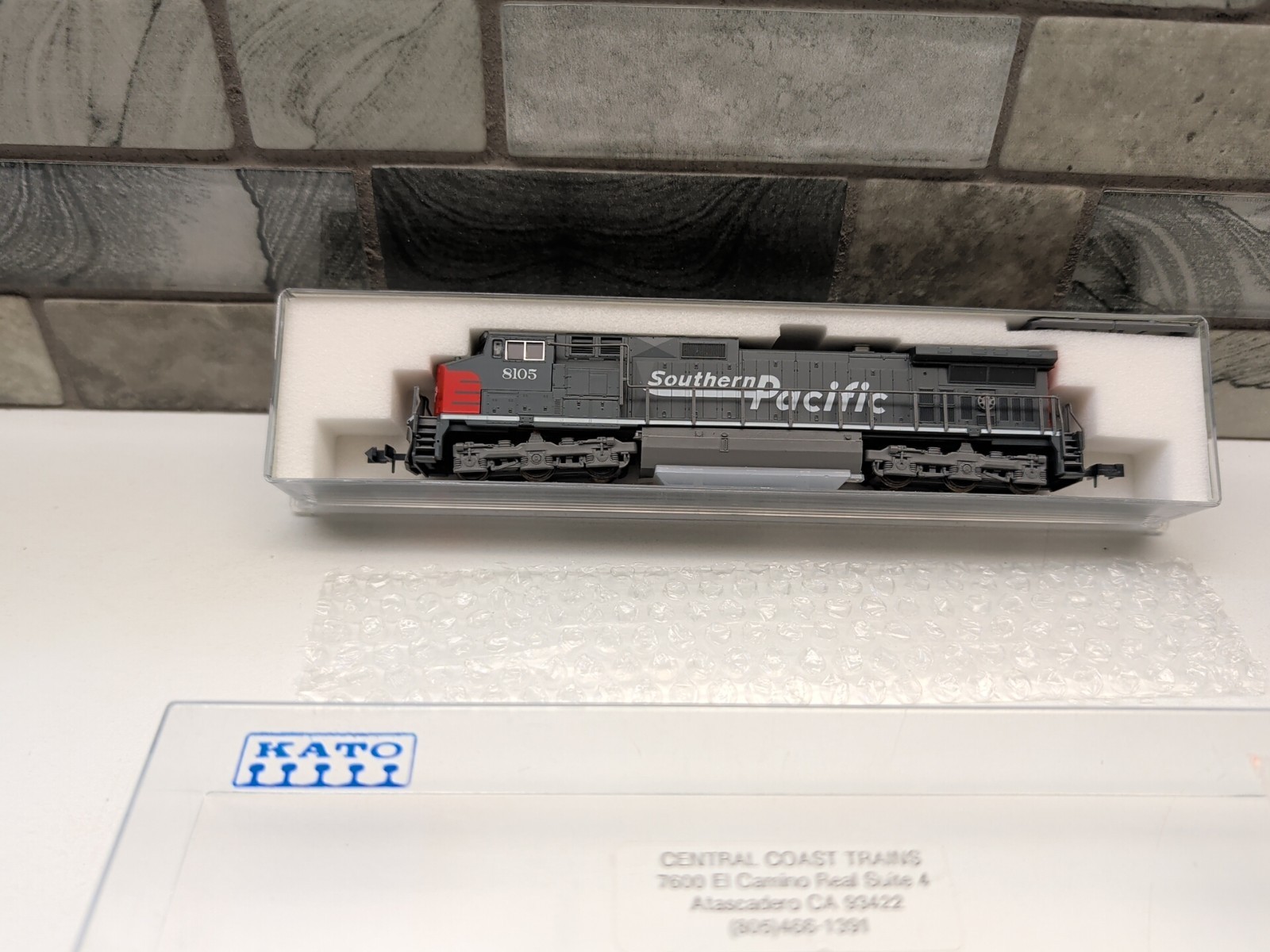 Kato N-Gauge 176-3611 C44-9W SP Southern Pacific Dash 9 Diesel Locomotive