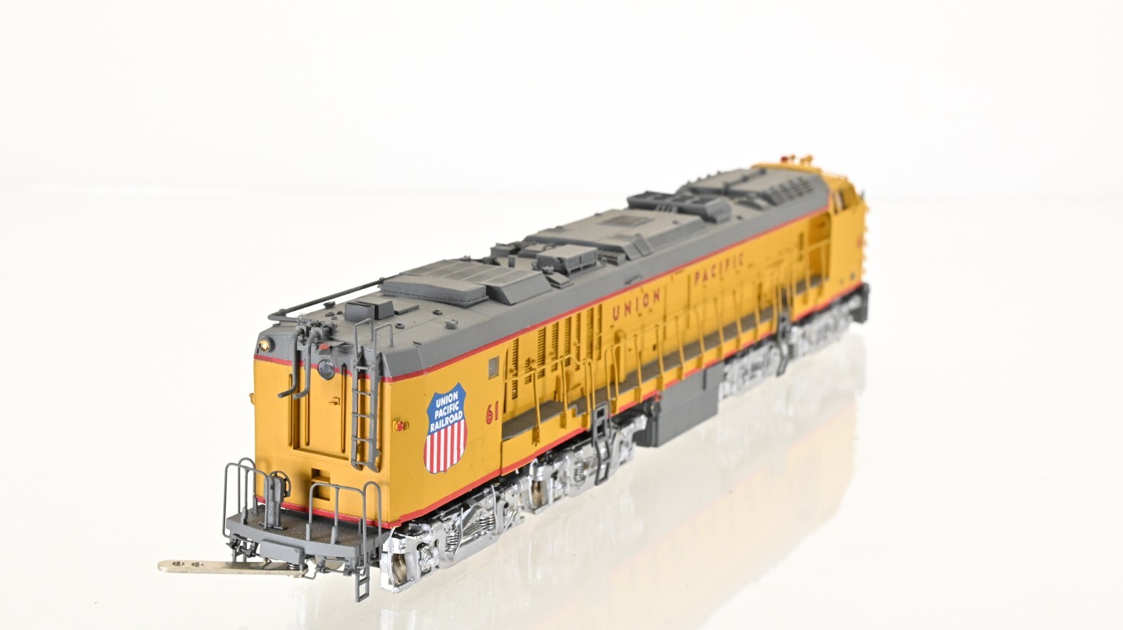 Overland Diamond Brass Veranda Turbine & GP9B & Tender Union Pacific HO scale