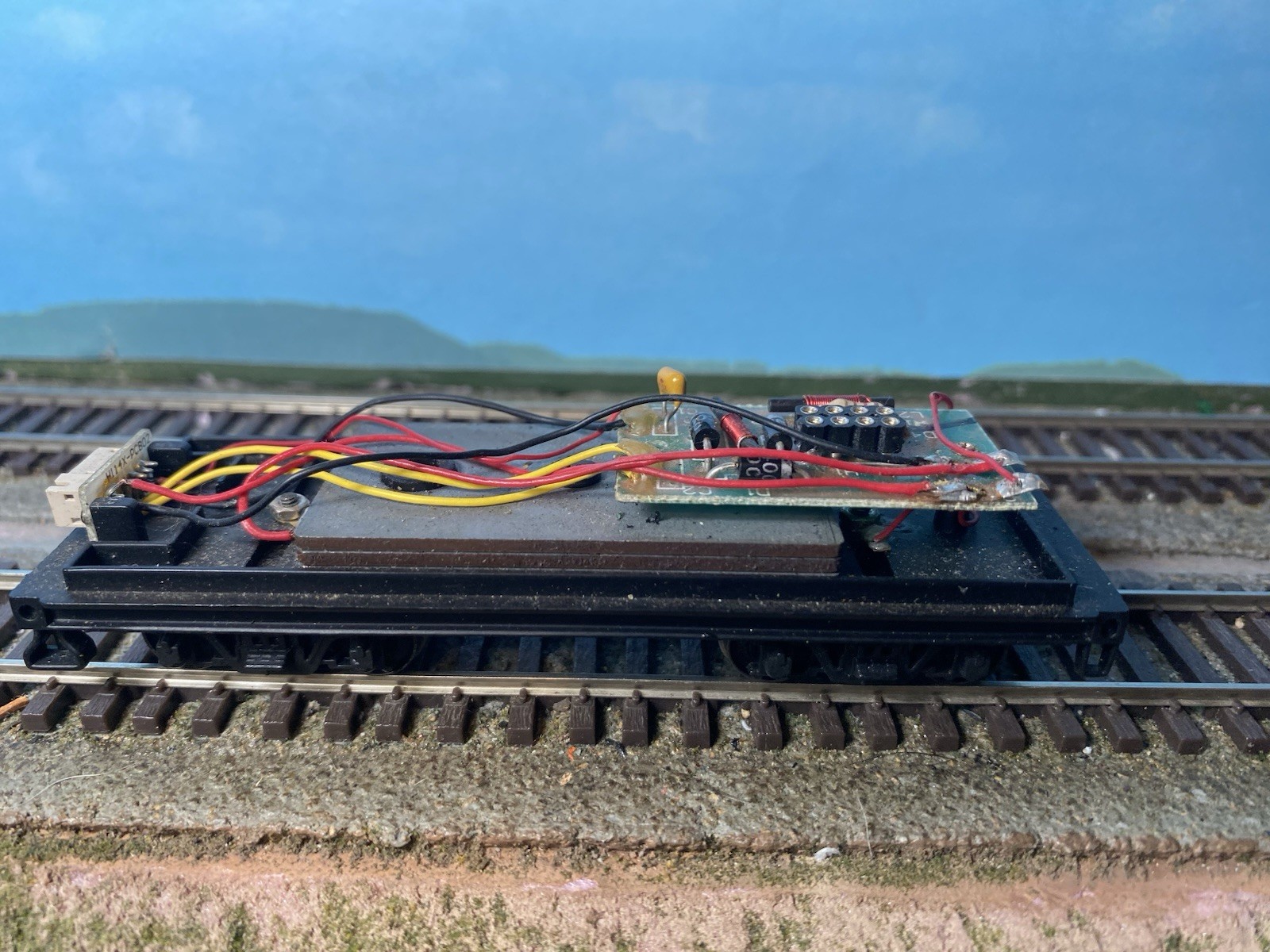 HO Bachmann Plus 8 Wheel DCC Ready TENDER ONLY w/ 4/2 Female Plugs. **READ ALL**