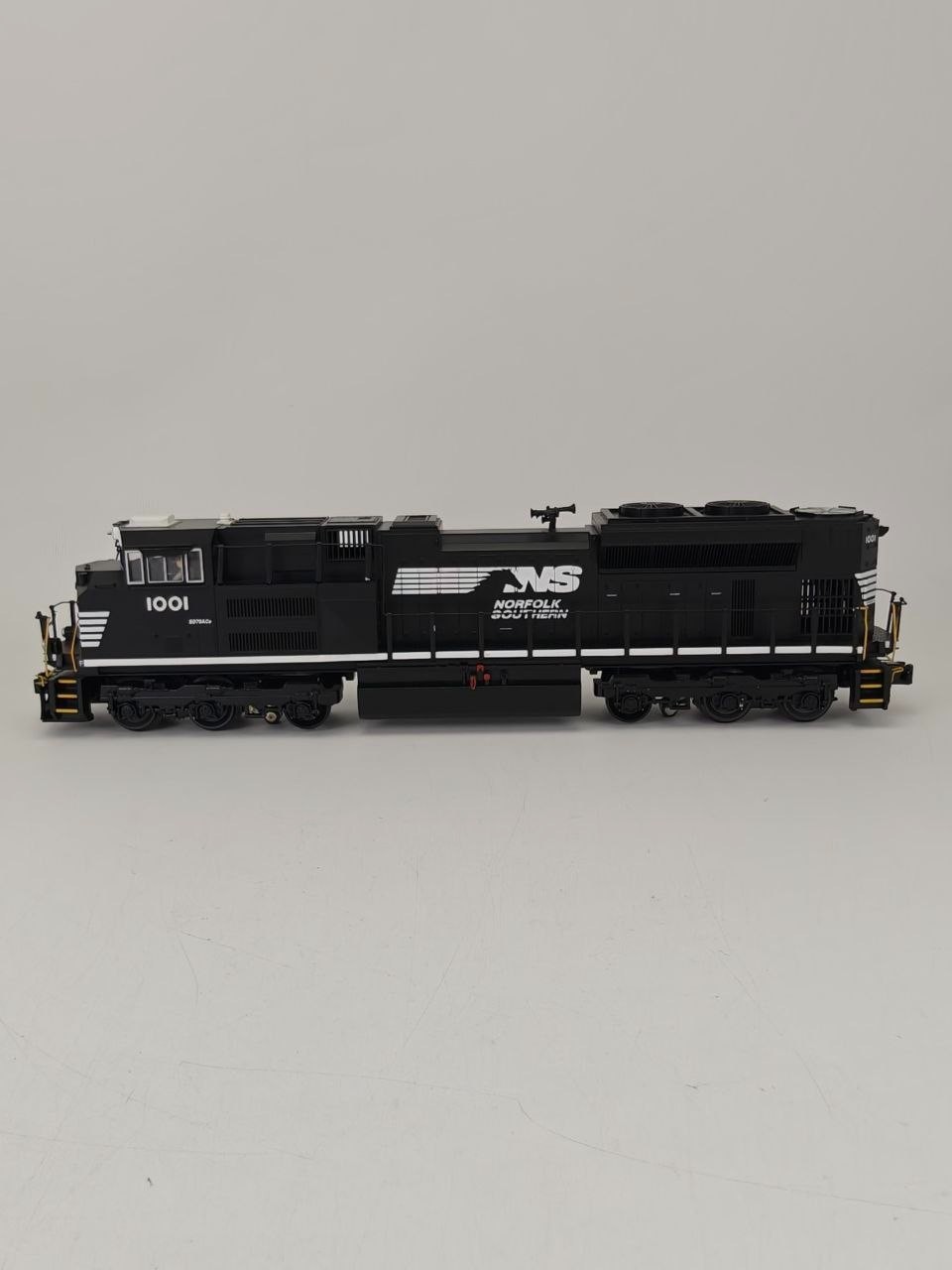 MTH RailKing 30-4219-1E SD70ACe Norfolk Southern #1001 O Scale PS3 Box