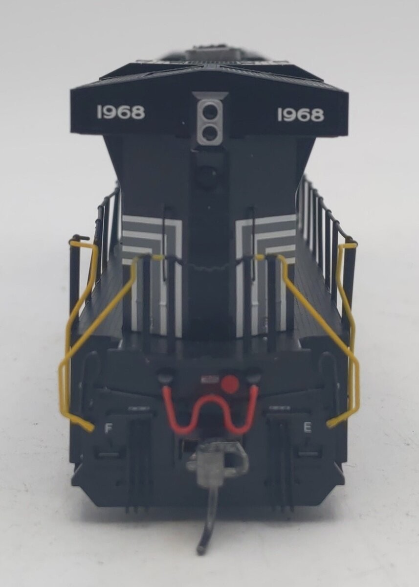 InterMountain 49762-02 HO Scale New York Central #1968 ES444AC Diesel Locomotive