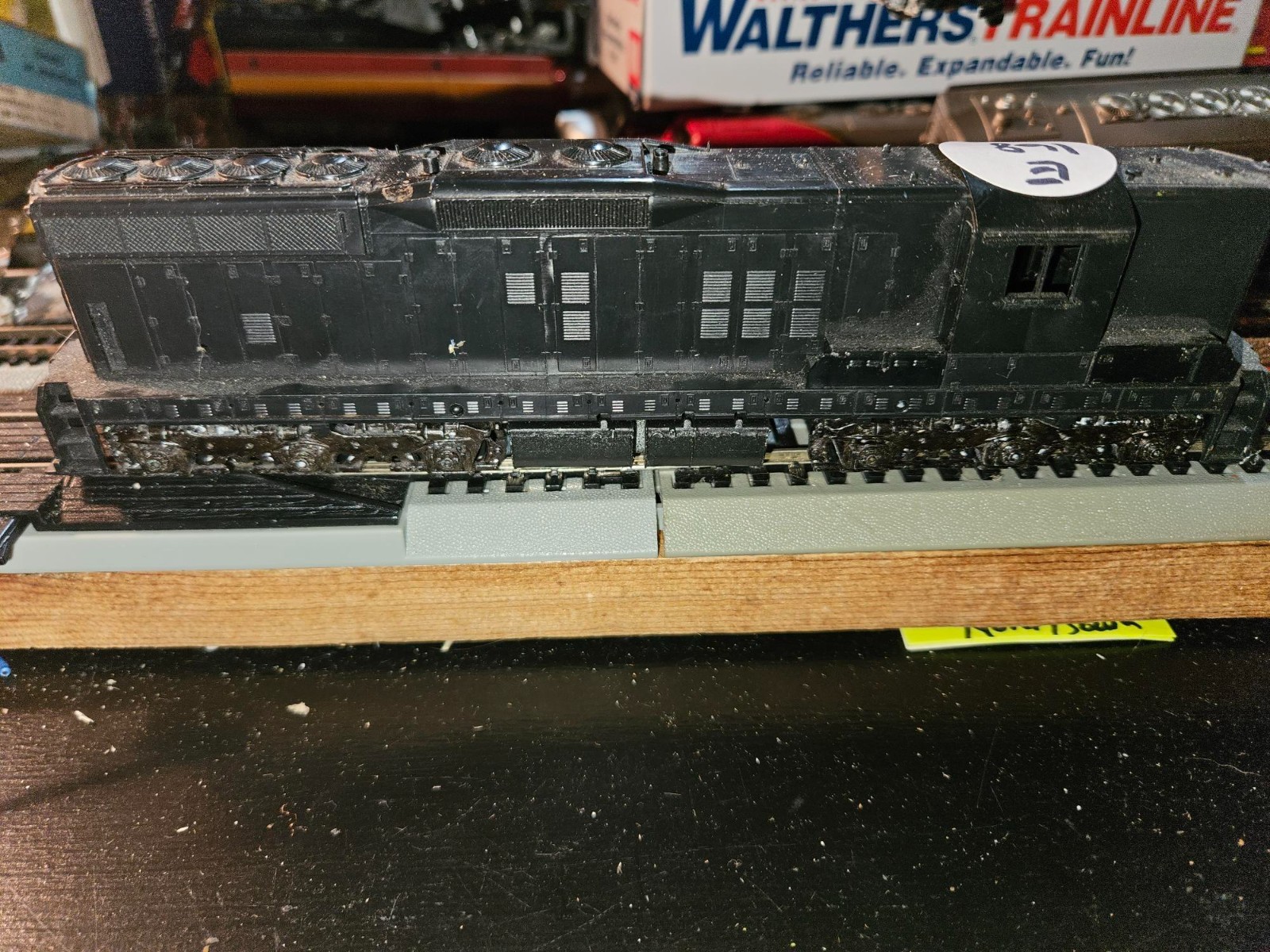 NON-POWERED BLACK, UNBRANDED DIESEL, HO GUAGE, SEE PHOTOS FOR DETAILS