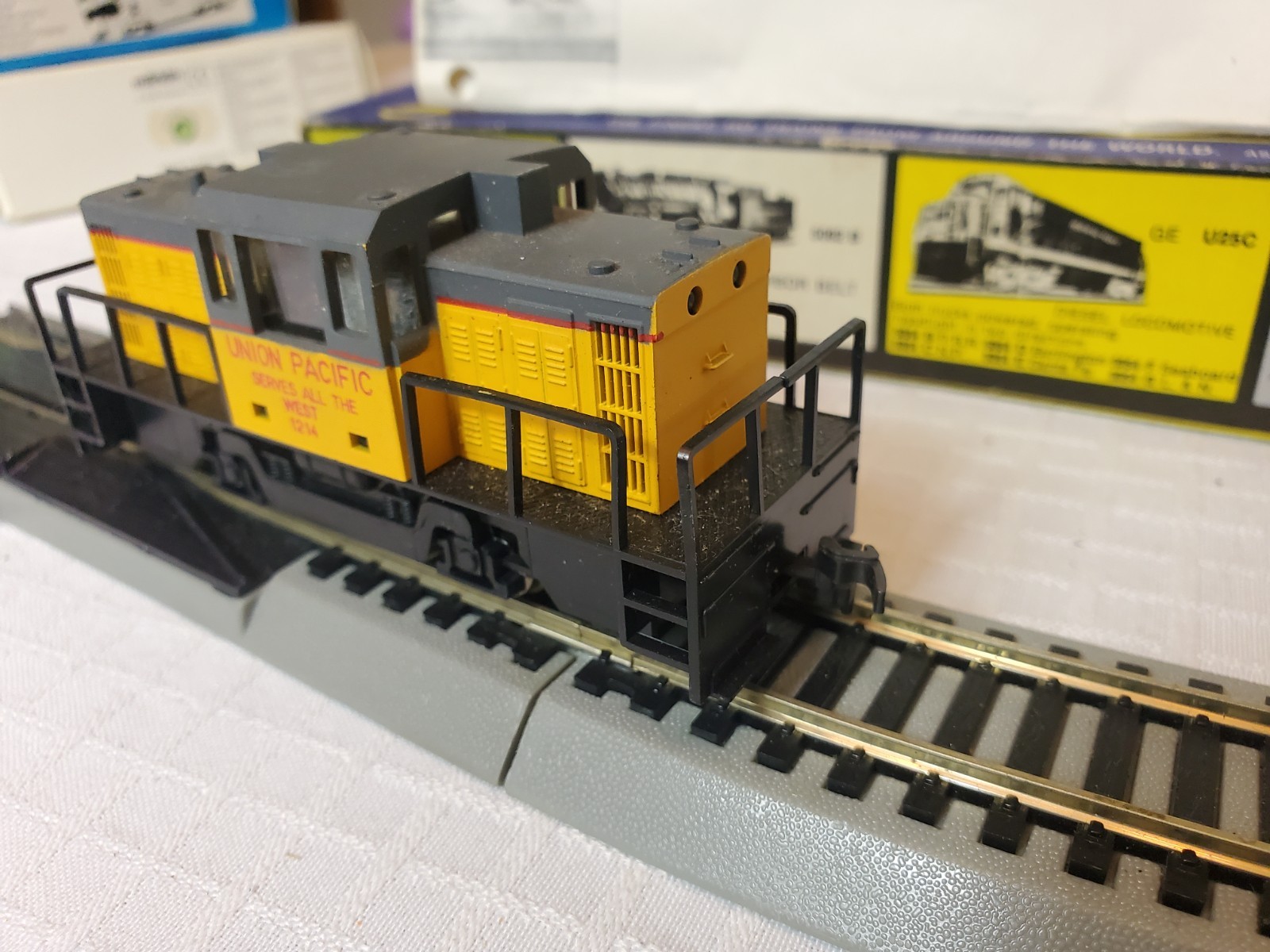 Vintage AHM HO Scale 5011C GE Center Cab Locomotive Union Pacific #1214