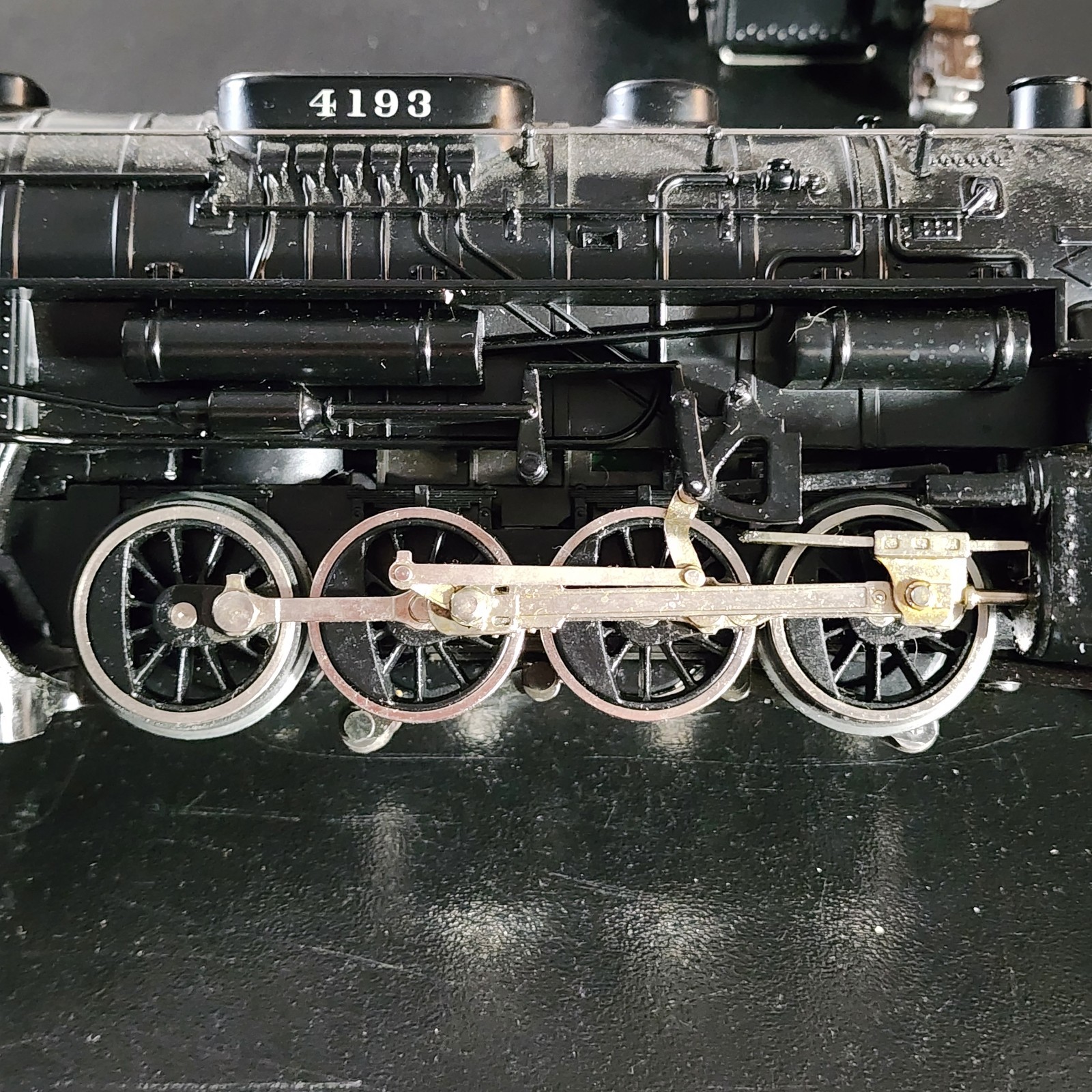 Lionel O Gauge 2-8-4 AT & SF # 4193 with Santa Fe Tender. Our XS144