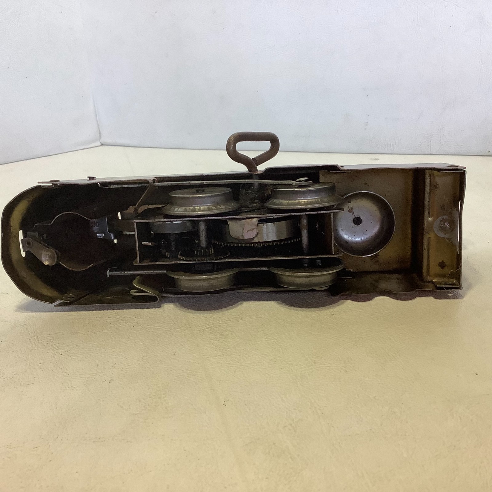Hafner #2000 Tin Plate Wind-up Locomotive 8.5″ Long