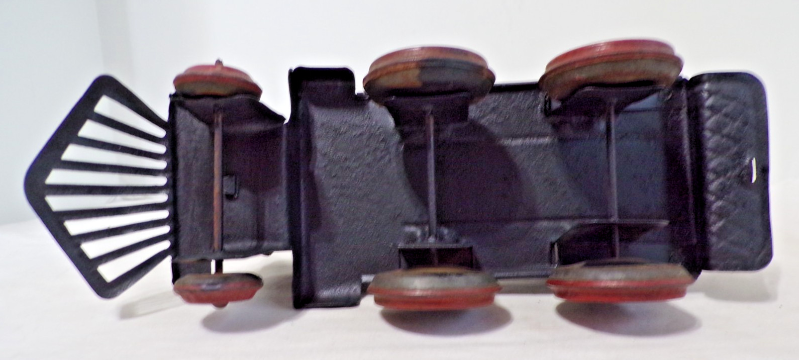 Vintage Nonpareil Tin Litho STEAM LOCOMOTIVE TOY FLOOR TRAIN – See Below