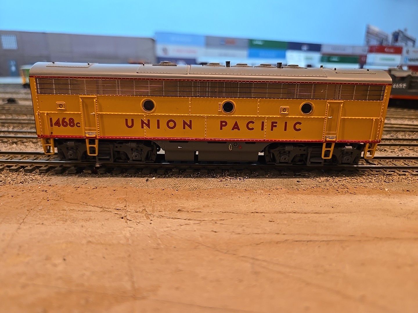 Broadway Limited #428 HO Scale Union Pacific EMD F7B #1468 DCC/Sound/powerd