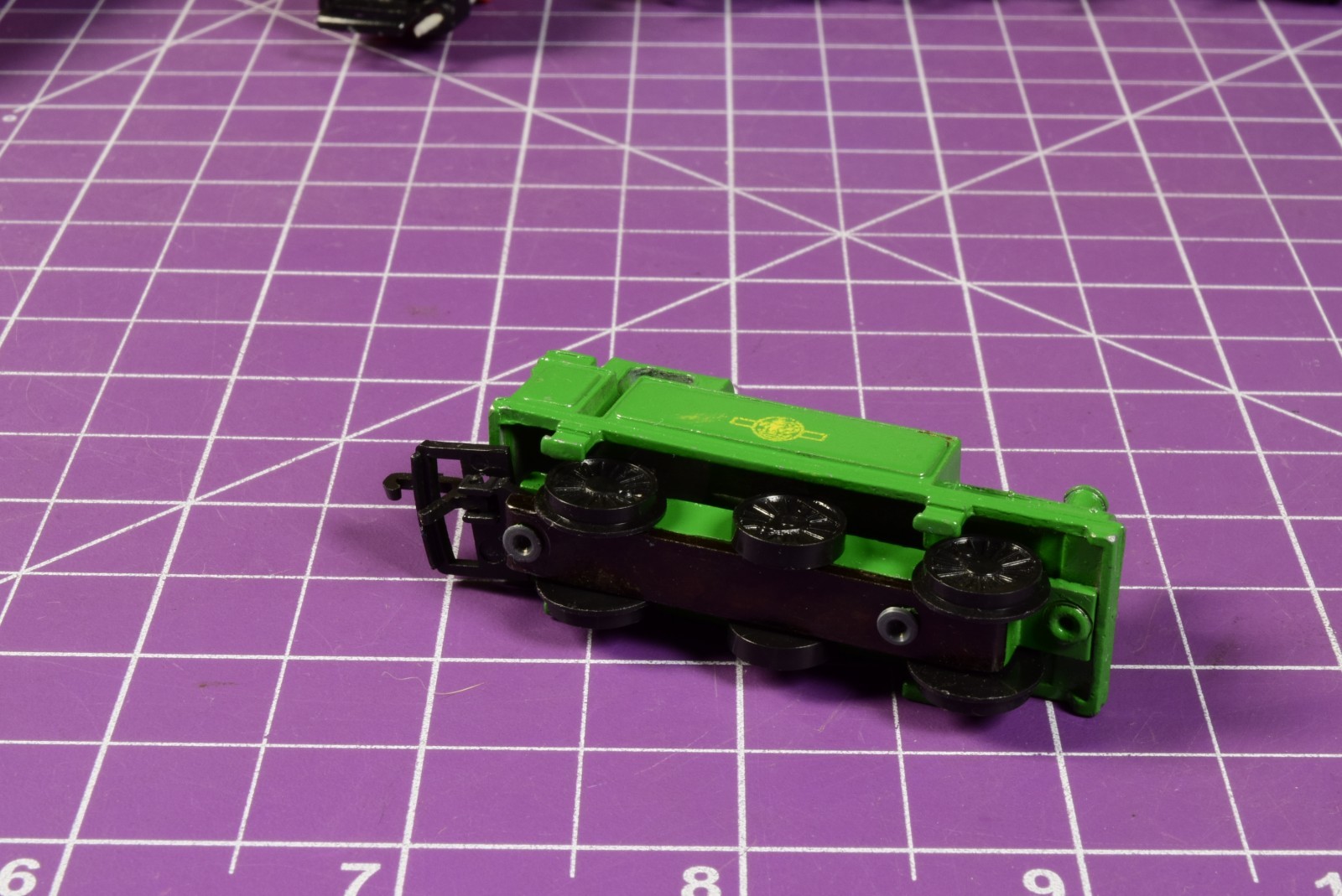 N/OOO SCALE – Lone Star Treble-O-Trains green 0-6-0 Steam Locomotive 1stONE