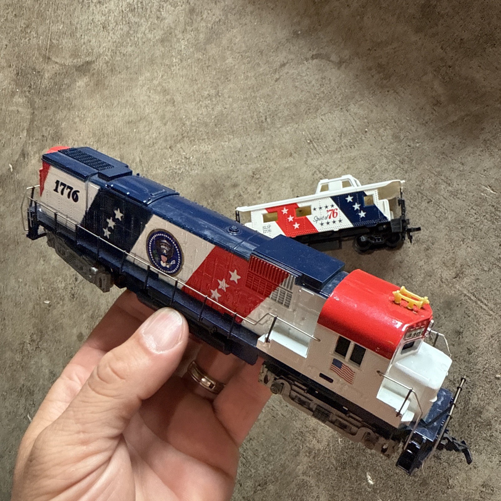 HO Scale Tyco Spirit of 1776 Bicentennial Locomotive And Caboose