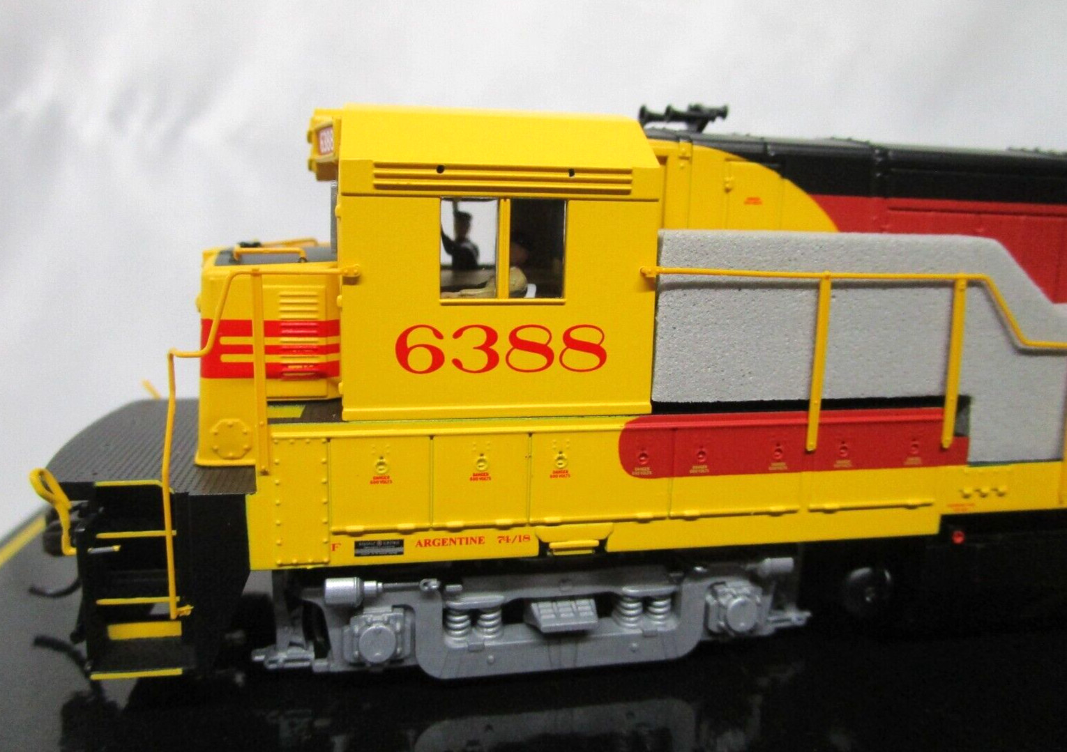 Atlas Gold HO Santa Fe Kodachrome GE B23-7 Diesel Locomotive #6388 DCC Sound