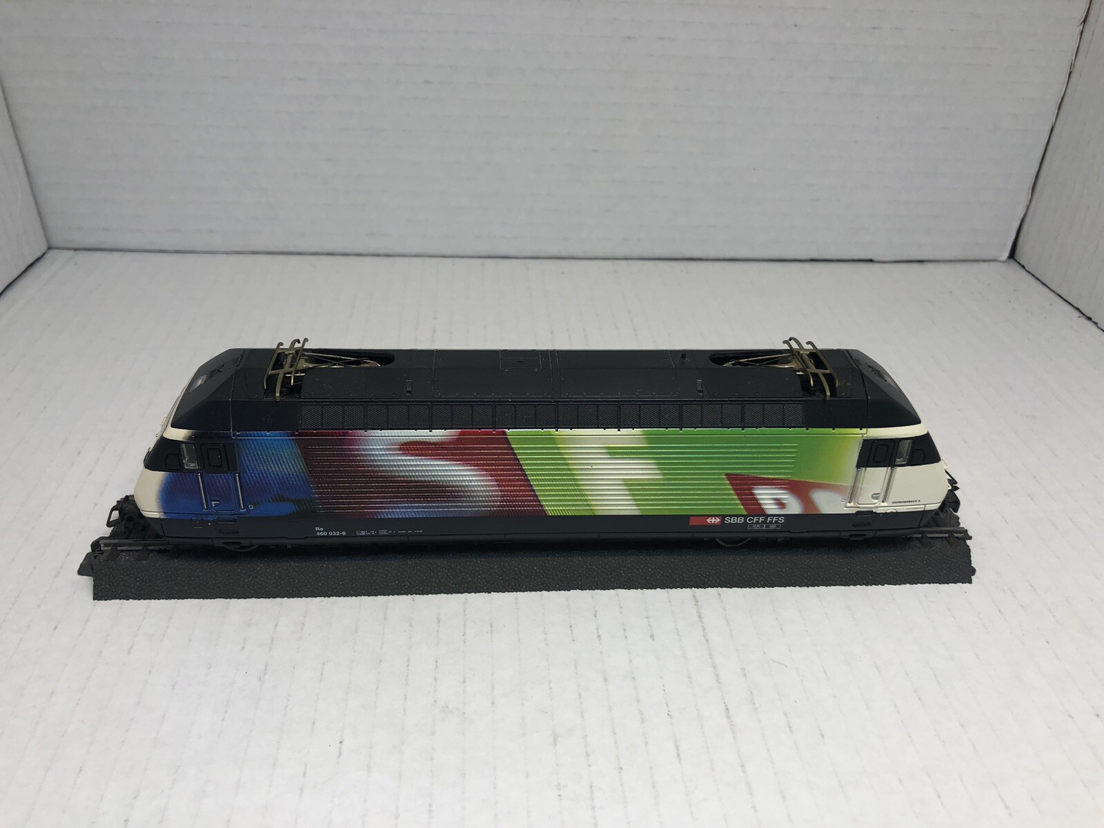 Marklin 34618 HO – Series 460 “Swiss Television” Electric Locomotive Set
