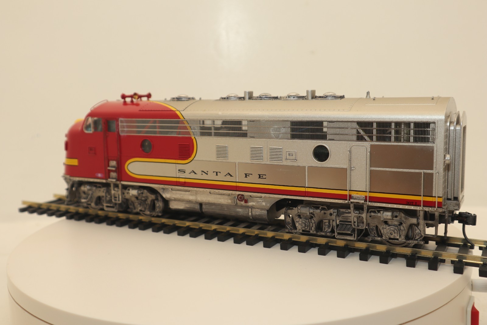 3rd Rail, 2-Rail O, #307, Santa Fe, F-7 PWR, Weathered, QSI/DCC, Run#1, C8 LN/OB