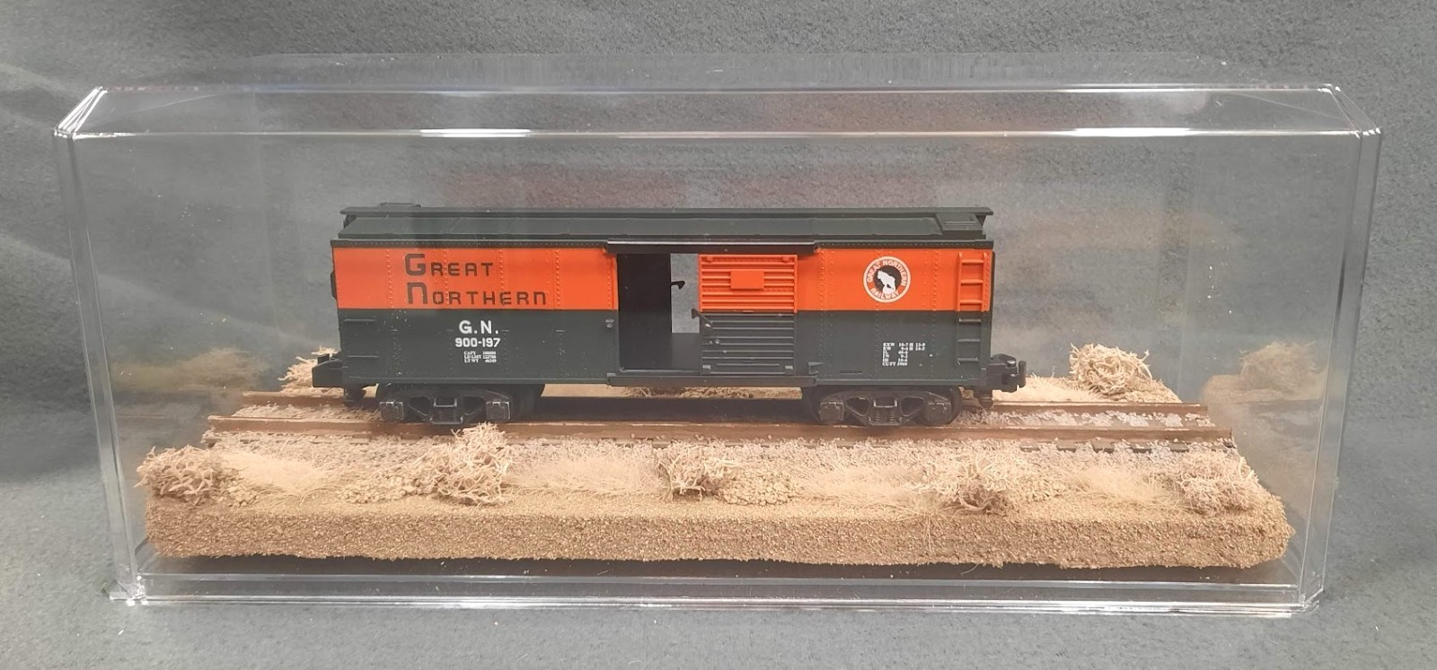S SCALE 13″ SINGLE TRACK DISPLAY CASE- “DESERT SCENE”-FOR ANY S TRAINS