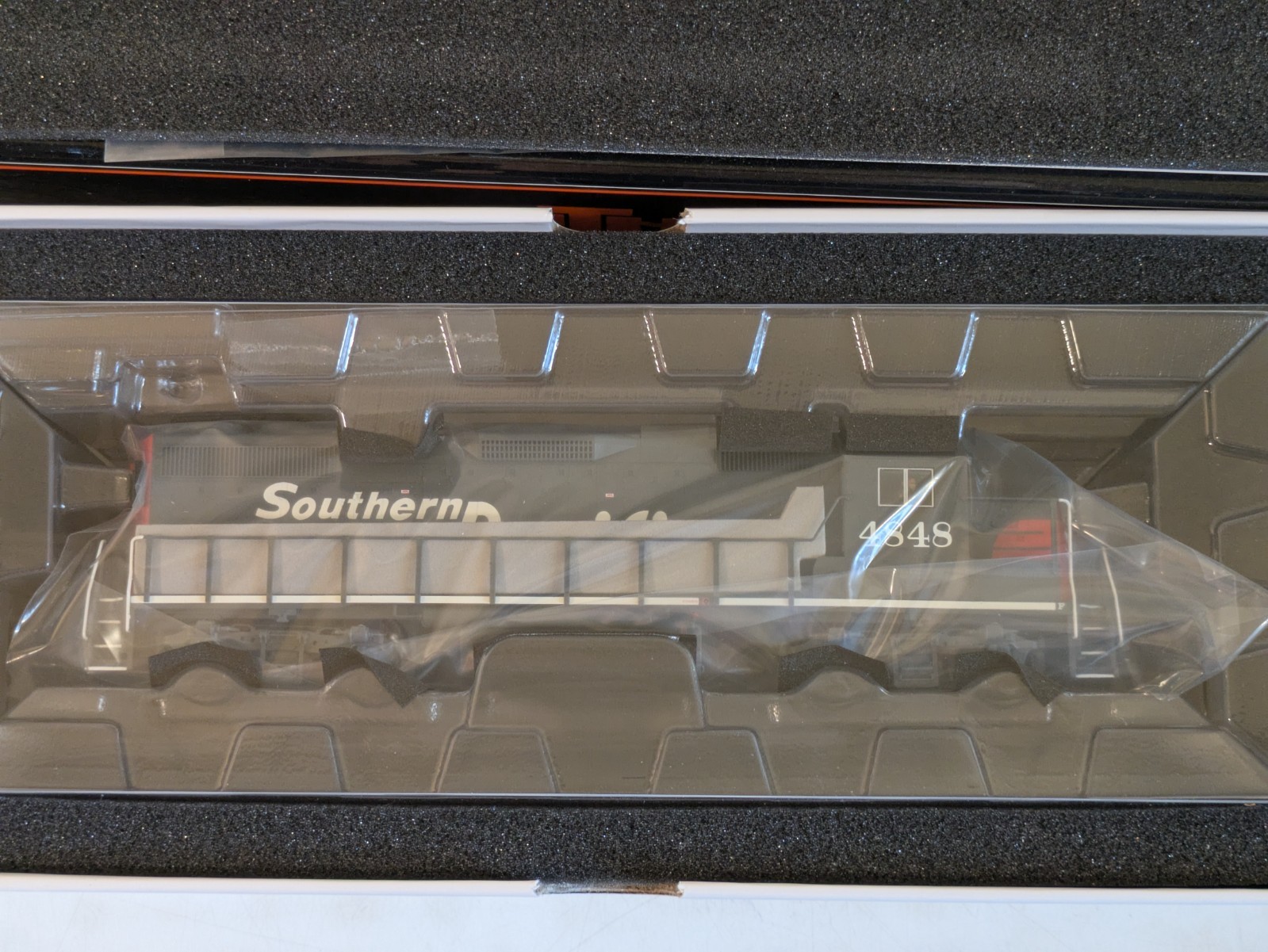 HO MTH EMD GP38-2 SP Southern Pacific DCC Ready NIB NOS # 85-2052-0