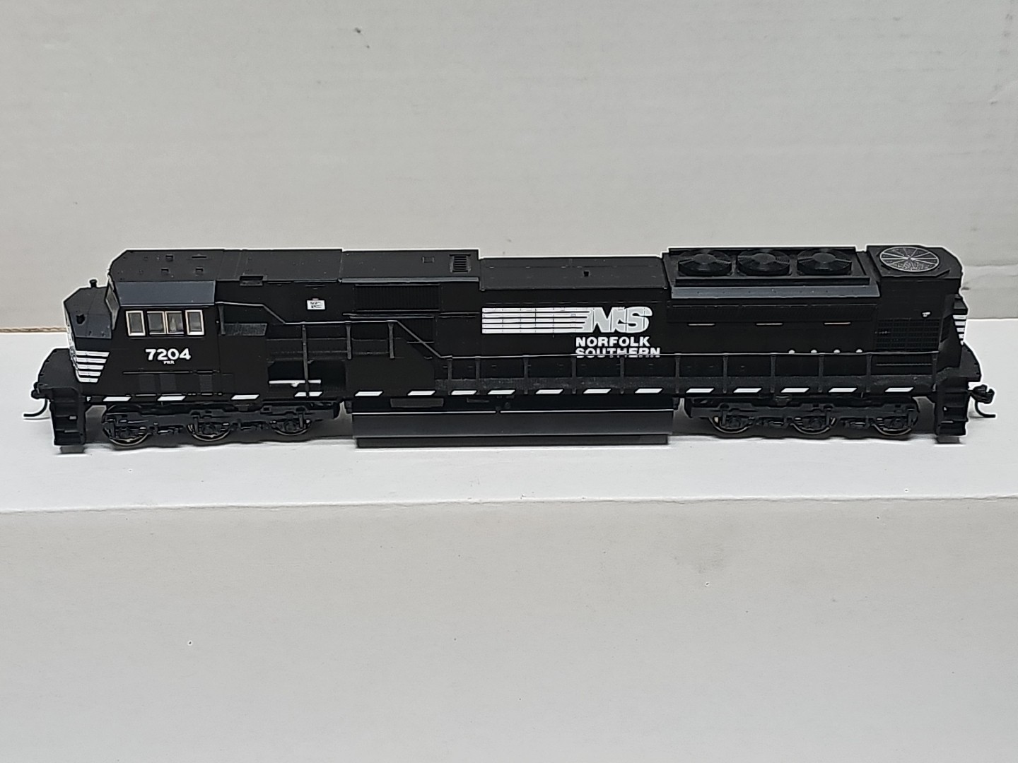 HO KATO 37-6346 EMD SD80MAC NORFOLK SOUTHERN NS # 7204 Read.