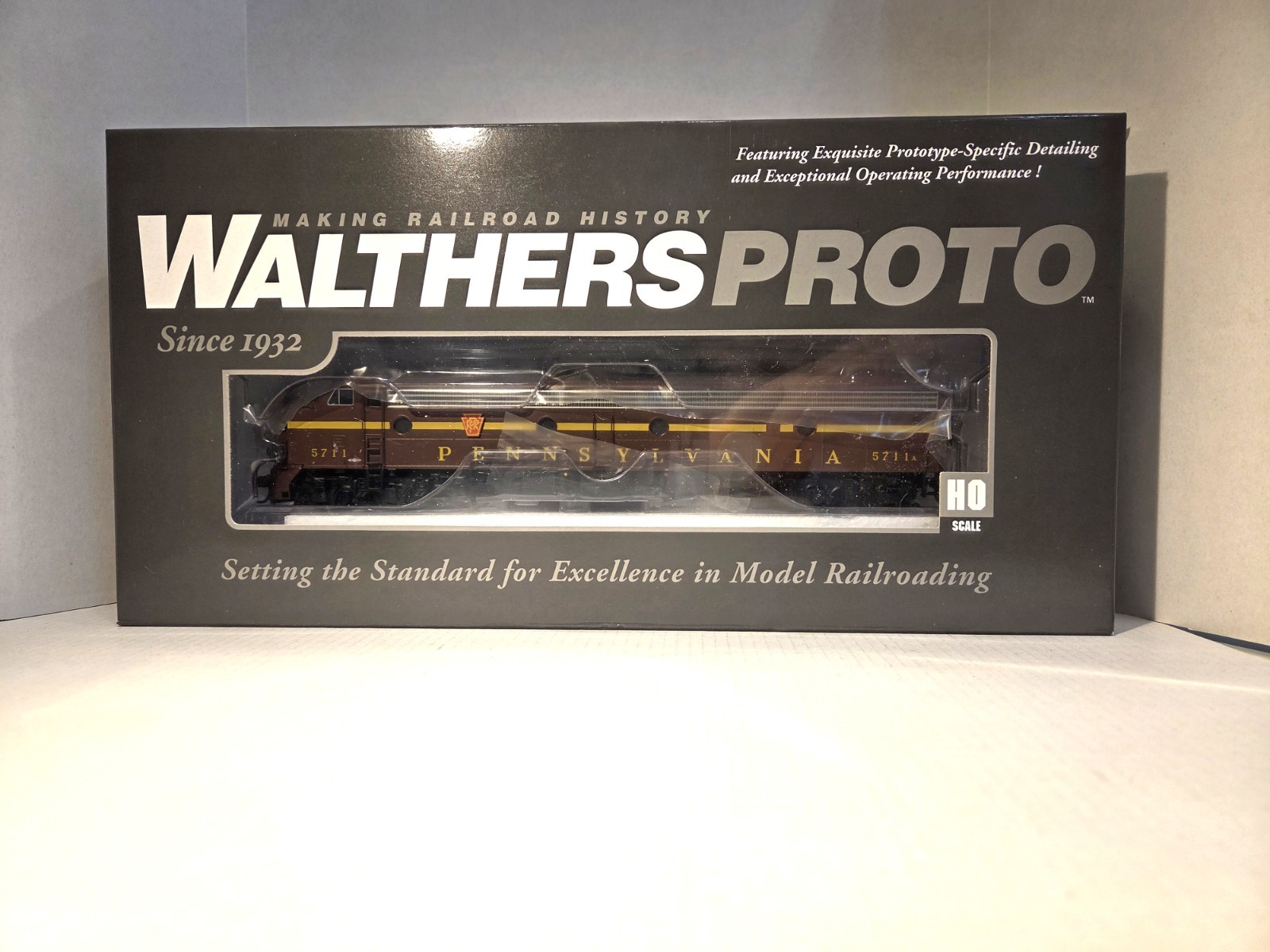 WalthersProto HO Scale EMD E8A PRR #5711A Tsunami Sound DCC w/ Original Box Exce