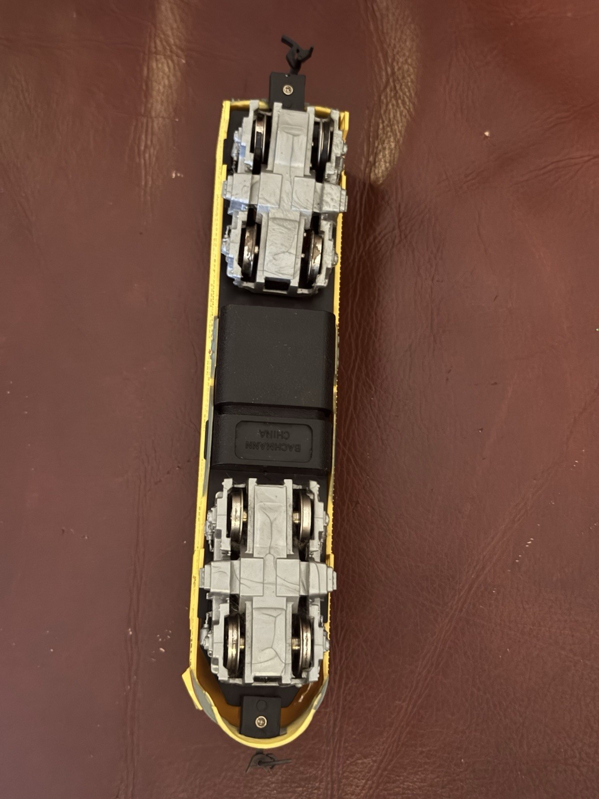 Bachmann HO Scale Union Pacific 1206 Locomotive • Classic UP Yellow & Gray