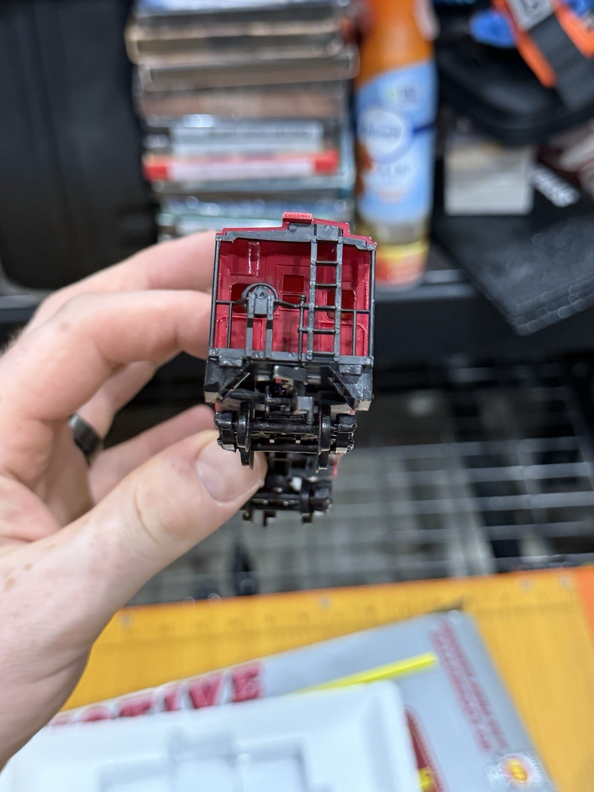 AHM HO SCALE SANTE FE LOCOMOTIVE WITH CABOOSE IN BOX 1981