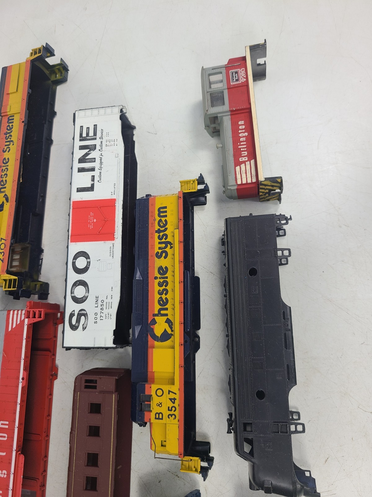 VINTAGE MIXED LOT OF 11 HO SCALE LOCOMOTIVE TRAIN SHELLS ONLY