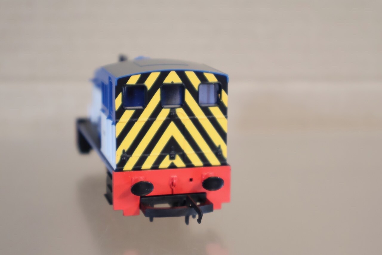 HORNBY R2783 BR BLUE PULLMAN CLASS 06 DIESEL SHUNTER LOCOMOTIVE 06008 om
