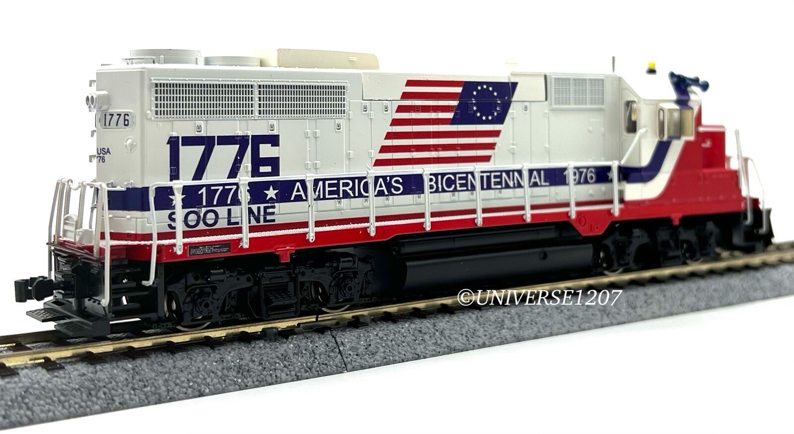 HO Scale Kato 29-833 GP35 Soo Line America’s Bicentennial #1776 w/DCC Sound NIB