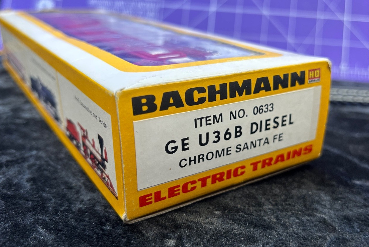 Bachmann HO Santa Fe #350 Chrome GE U36B Diesel Locomotive Lighted w/Box, bin2