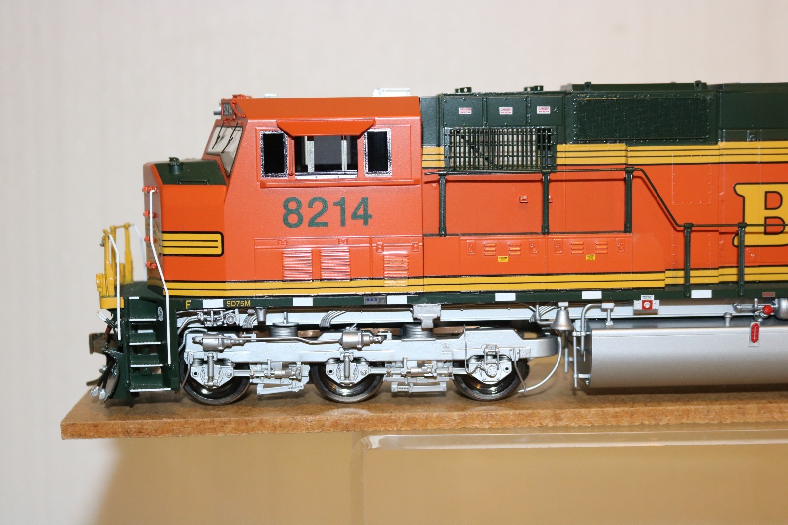 !!! Overland Models AJIN O Scale BNSF SD75M C/P w/ too many LIGHTS #8214