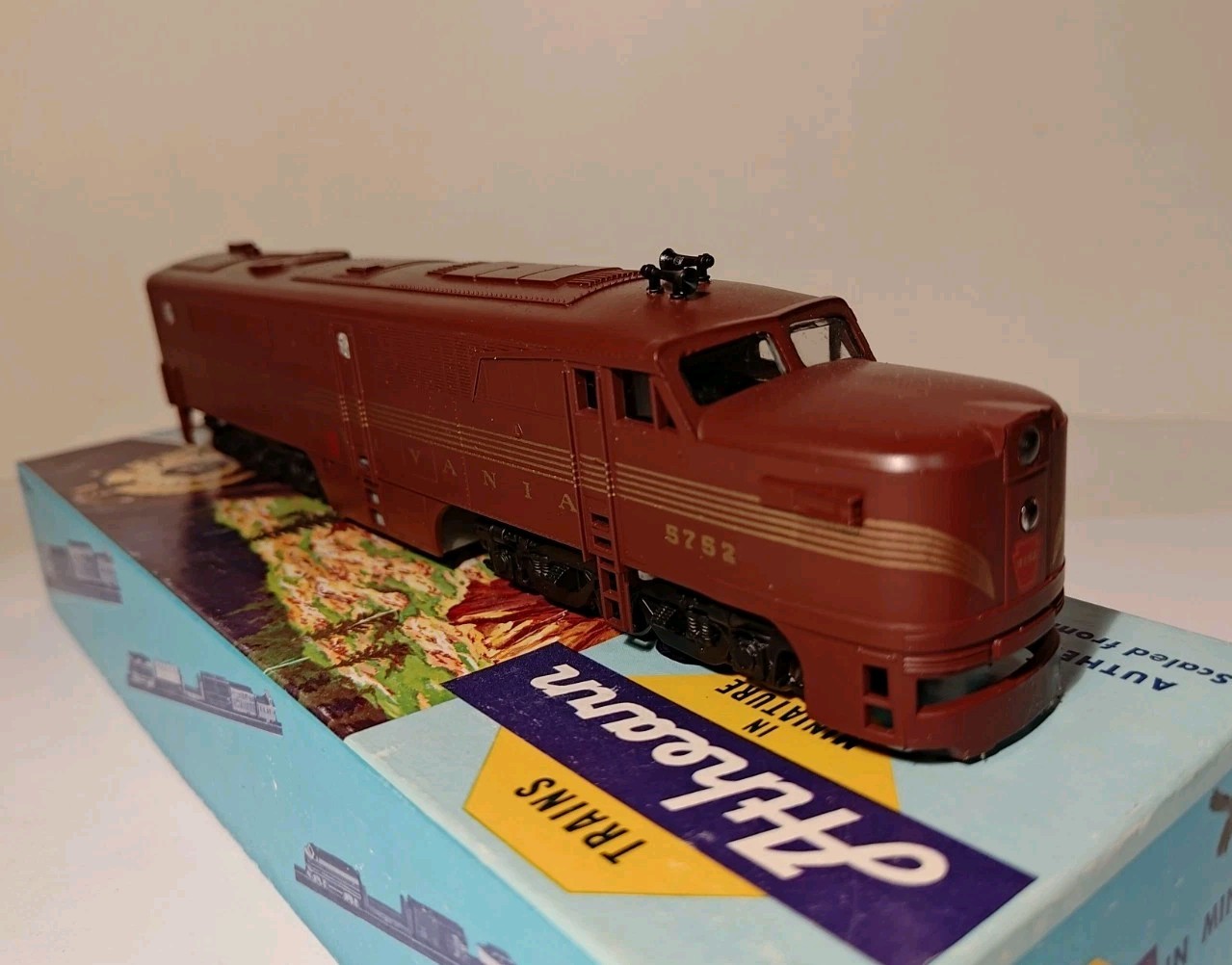 HO Scale Athearn Pennsylvania Railroad PRR 5752 PA-1 Diesel Locomotive Excellent