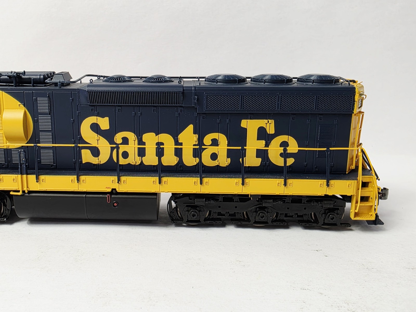 ATLAS GOLD SANTA FE LOCOMOTIVE #4525 W/ SOUND IN BOX VERY NICE LOT 11