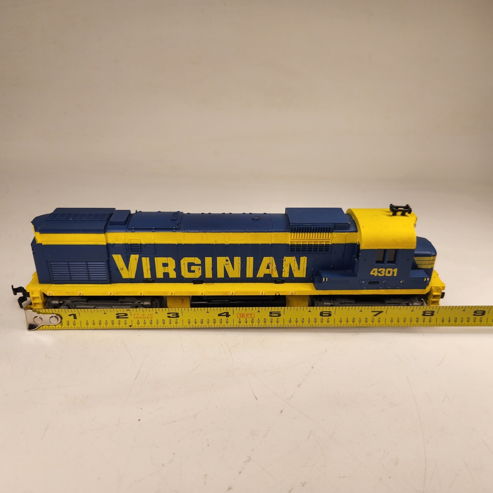 Tyco Virginian 4301 locomotive HO scale Very Good Condition – Tested