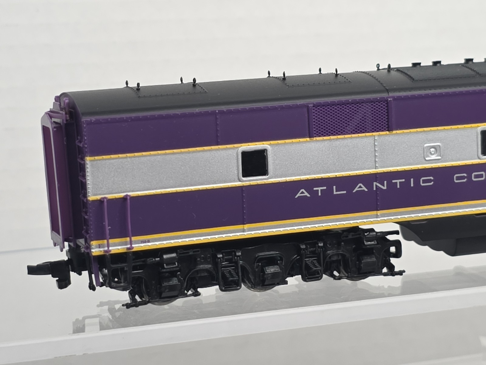 Proto 2000 HO Scale 21054 Dummy Atlantic Coast Line E7-B Unit ACL 755B NOS