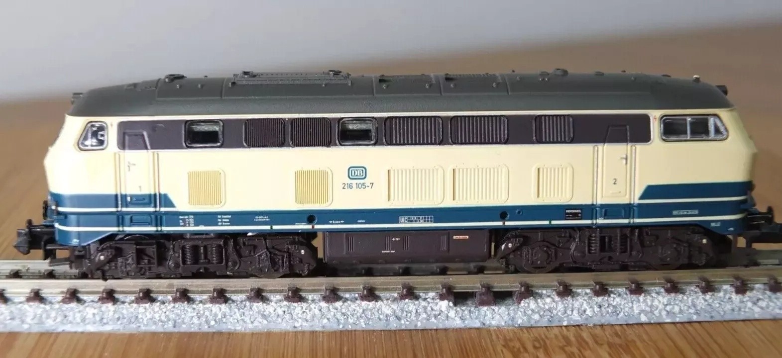 Brawa 61202 N gauge DB BR 216 diesel loco in cream & blue blue livery