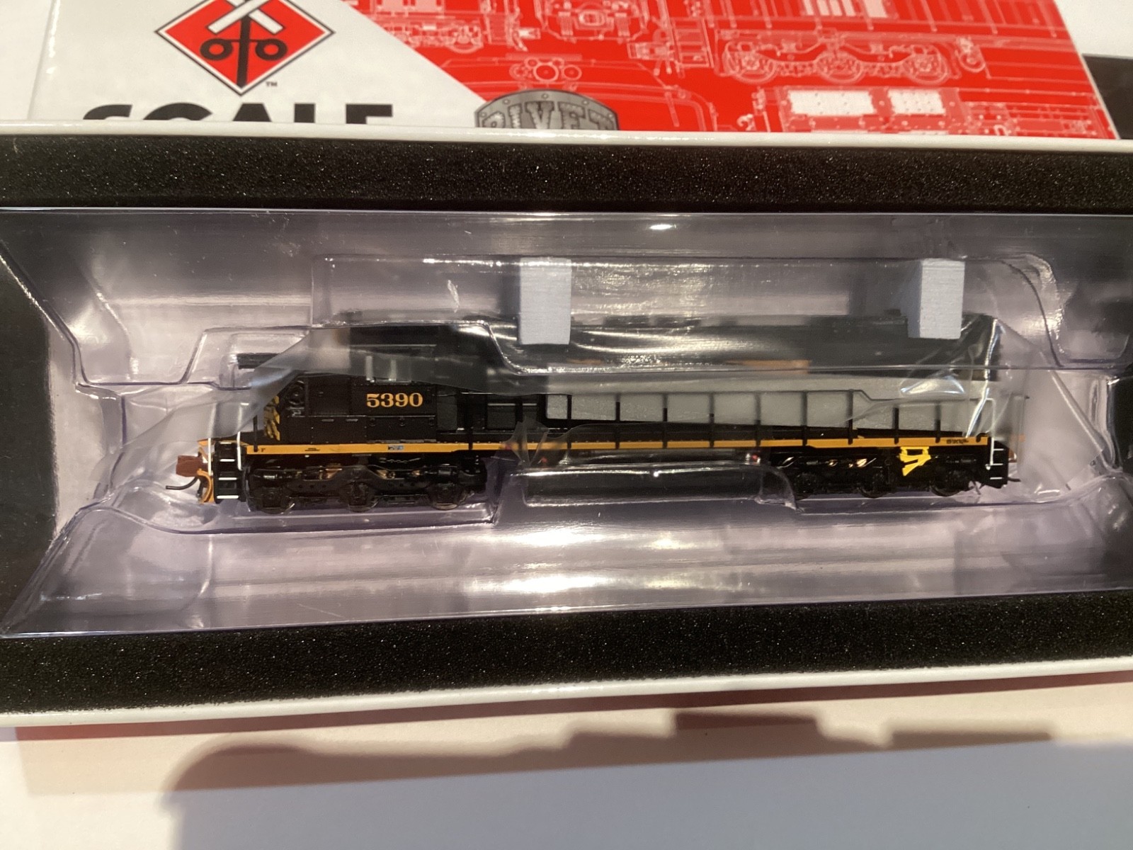 ScaleTrains N EMD SD40T-2 Rio Grande D&RGW #5390 DCC/ SOUND SXT39603 NEW