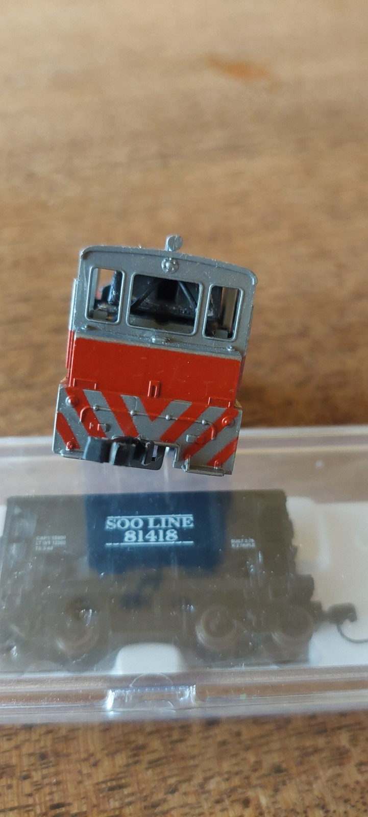 n scale Santa Fe Diesel Switcher Locomotive Red/silver/ yellow. runs perfectly.