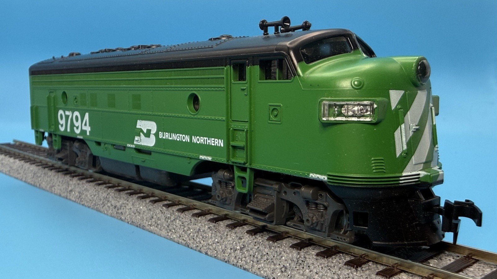 Atlas HO Burlington Northern FP7 9794 Powered Diesel Made in Austria As Is