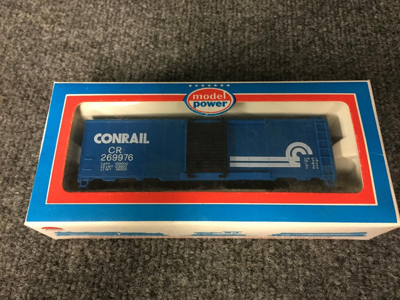 Model Scale HO Locomotive 2-6-0 with Tender Box Gondola Tank Caboose Train Cars