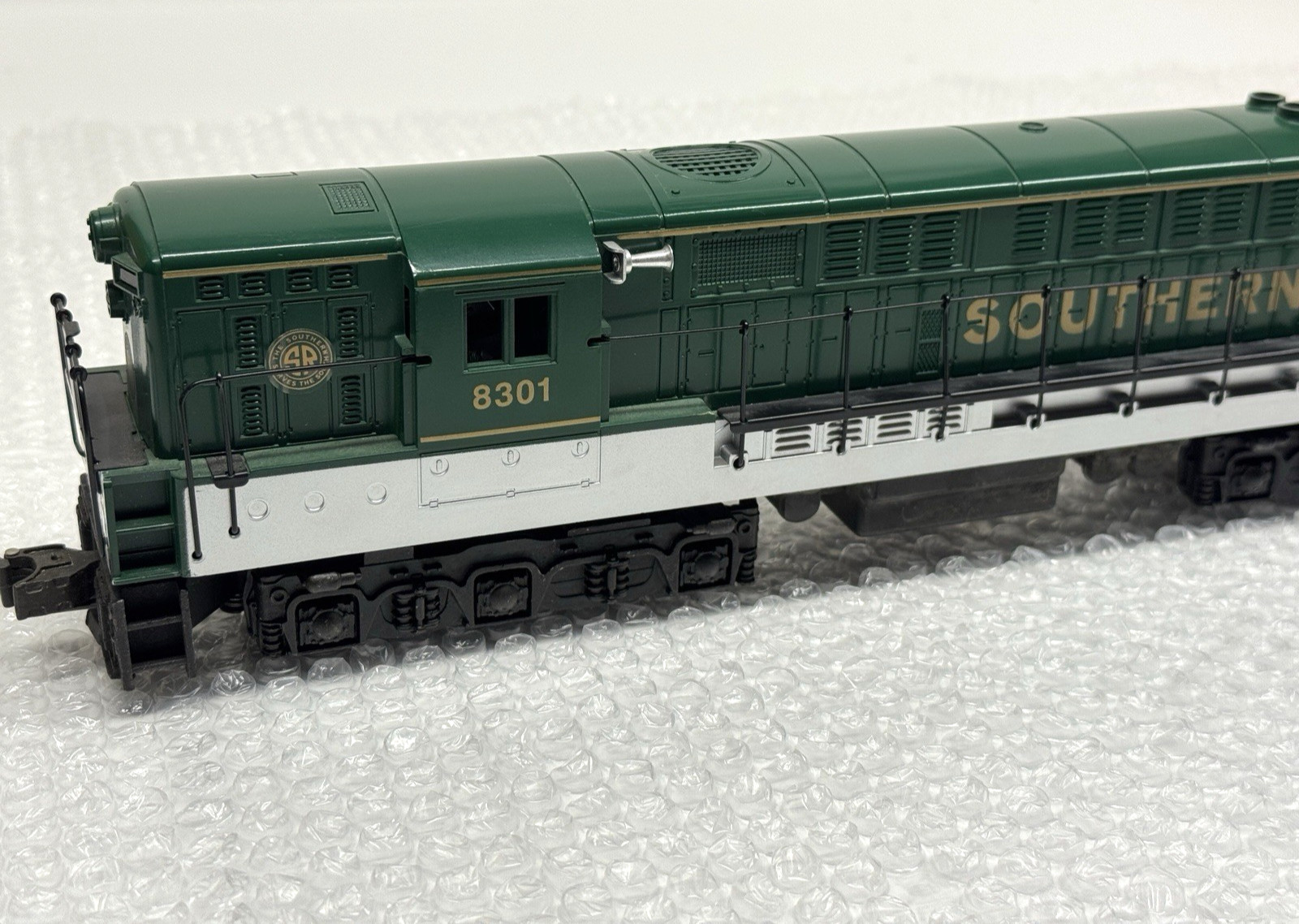 Lionel Train Deisel Engine 6-18301 Southern Fairbanks Morse