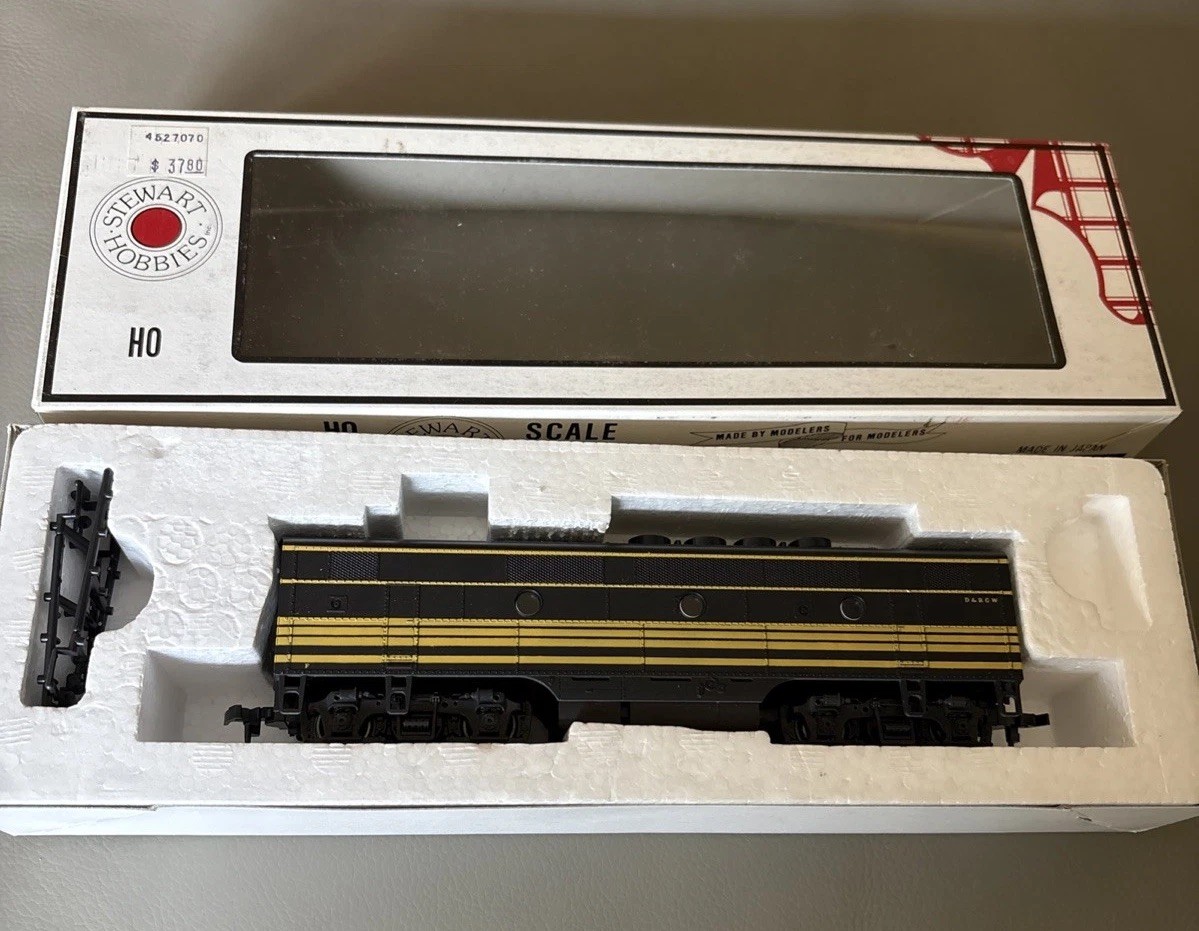 STEWART KATO HO 8025 F3B Phase I Unpowered Diesel – Rio Grande D&RGW