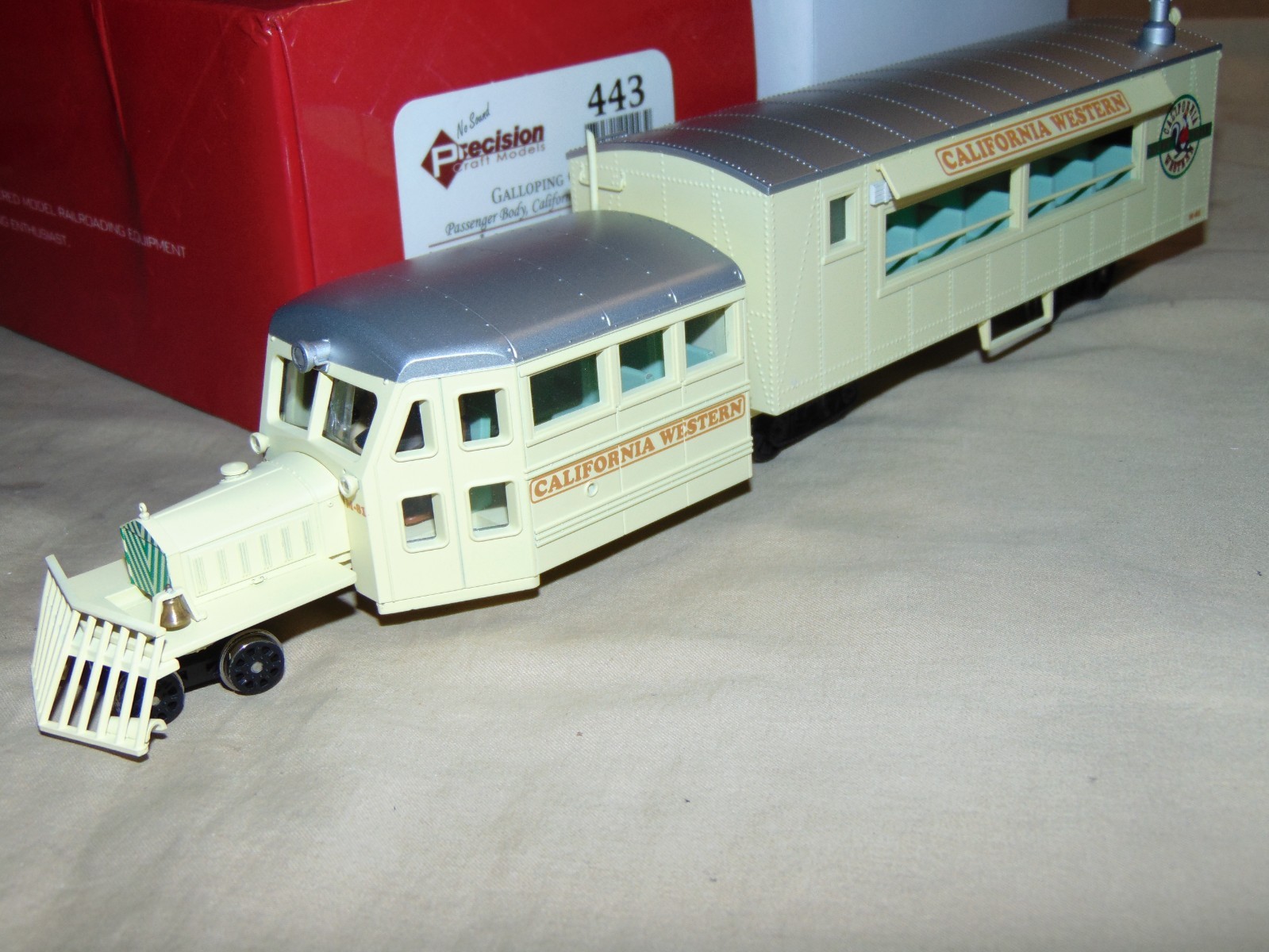 PRECISION CRAFT ON30 443 CALIFORNIA WESTERN GALLOPING GOOSE + BOX
