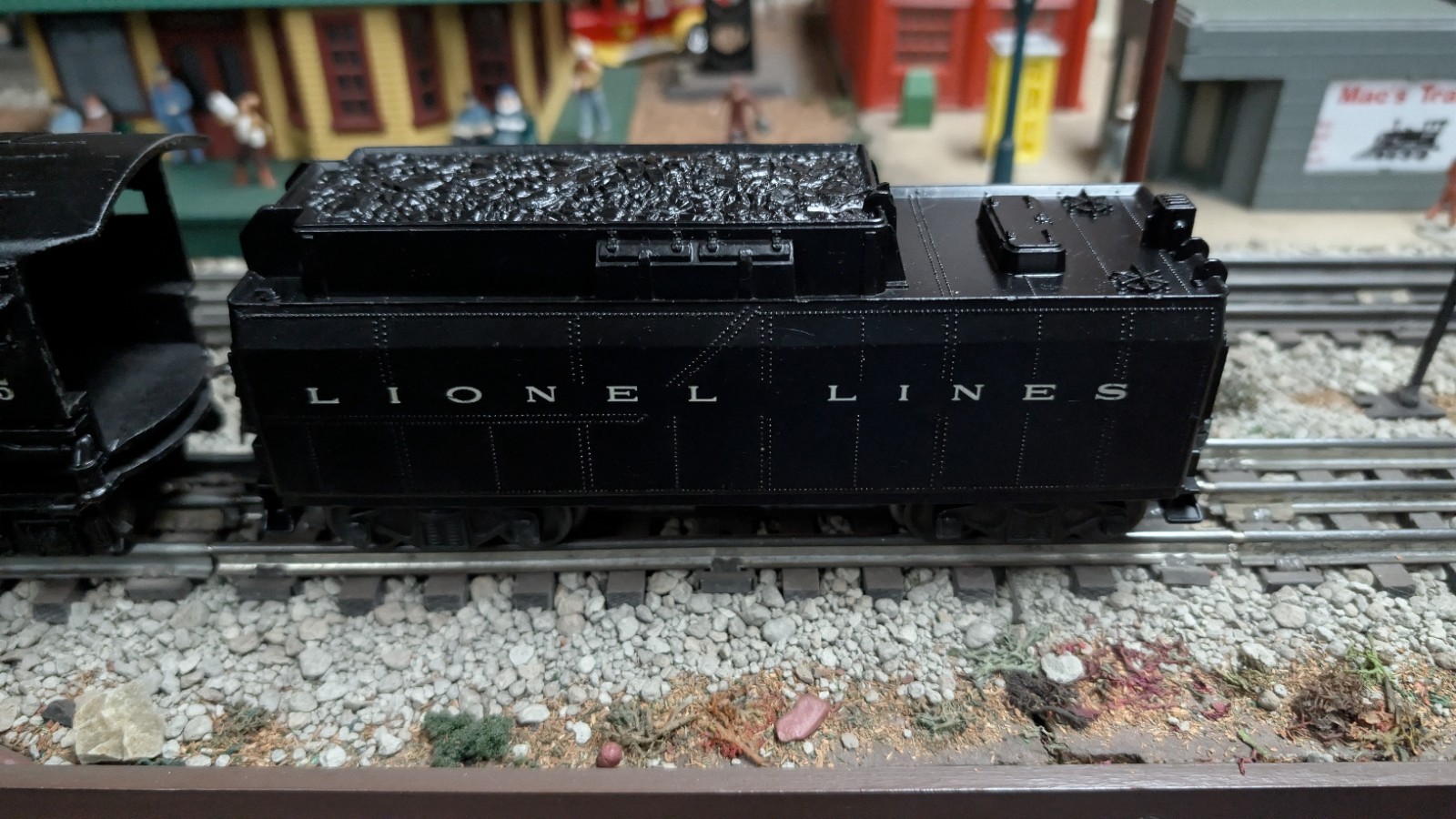 Lionel Postwar 685 Steam Engine with 6026W Whistling Tender